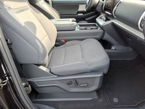 Used 2025 Ford Expedition Max Active image 8