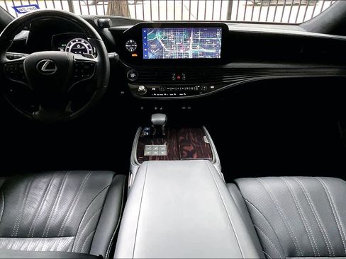 Used 2023 Lexus LS 500 AWD w/ Luxury Package image 15