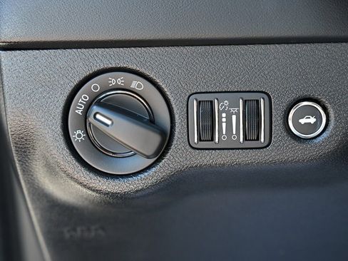 Used 2022 Dodge Charger SXT w/ Plus Group image 29