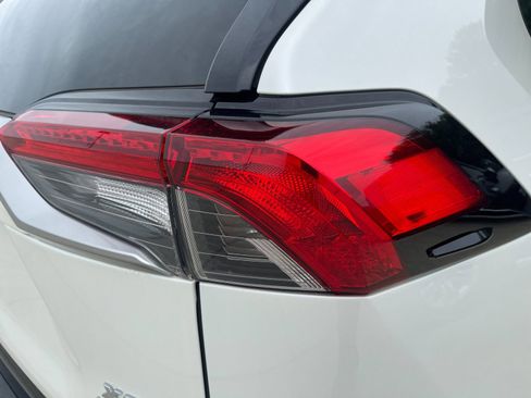Used 2019 Toyota RAV4 XSE w/ Carpet Mat Package AWD/4WD image 9