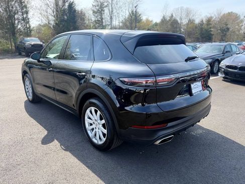 Used 2022 Porsche Cayenne AWD/4WD image 6