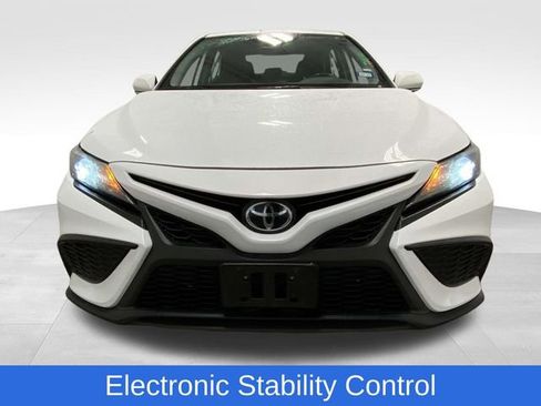 Used 2024 Toyota Camry SE image 7