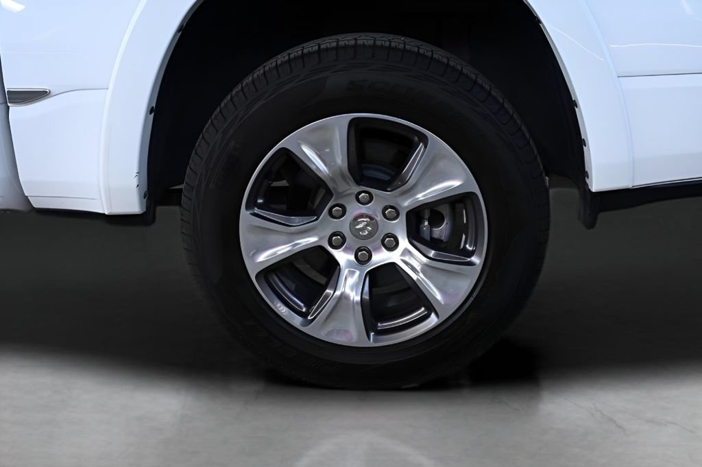 Used 2023 RAM 1500 Limited w/ Body Color Bumper Group AWD/4WD image 11