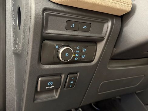Used 2022 Ford Expedition Max Limited AWD/4WD image 19