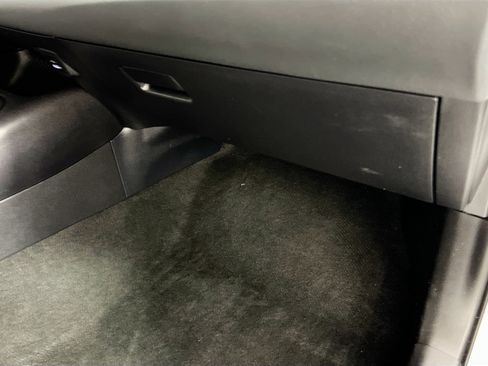 Used 2025 Toyota Corolla LE image 34