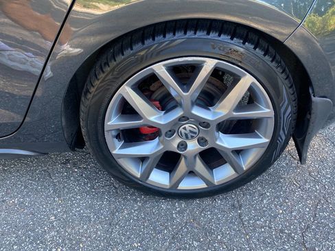 Used 2014 Volkswagen GTI Driver's Edition FWD image 9