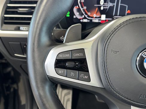 Used 2025 BMW X4 xDrive30i image 22