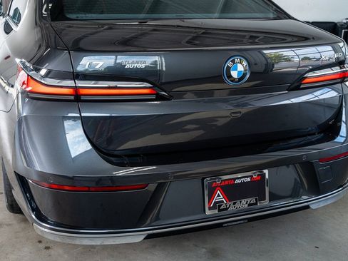 Used 2024 BMW i7 xDrive60 image 23