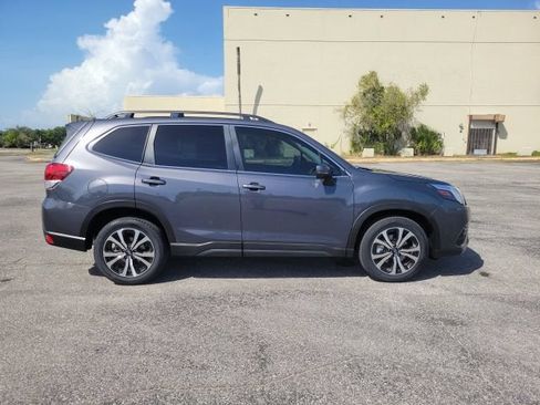 Used 2023 Subaru Forester Limited AWD/4WD image 4