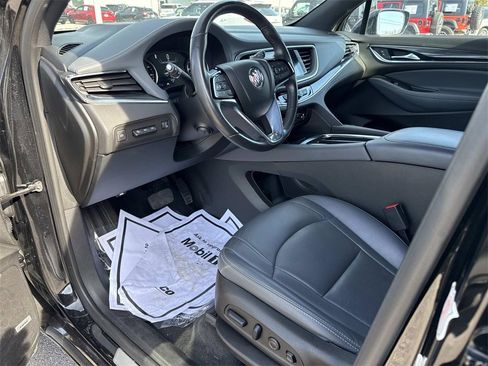 Used 2024 Buick Enclave Premium image 9