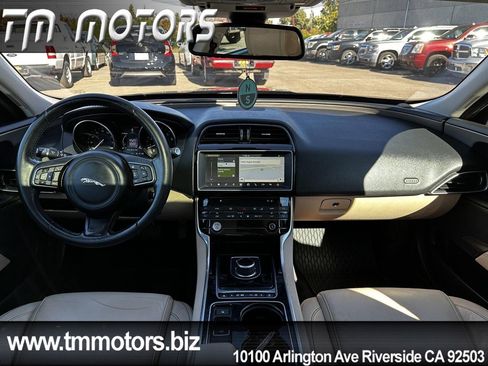 Used 2017 Jaguar XE Prestige image 7