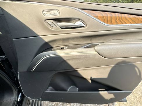 Used 2024 Cadillac Escalade ESV Sport Platinum AWD/4WD image 33