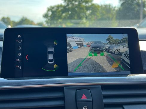 Used 2018 BMW 320i xDrive Sedan image 26