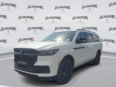 New 2026 Lincoln Navigator L Reserve w/ Jet Appearance Package AWD/4WD image 1