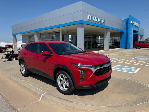 New 2026 Chevrolet Trax LS w/ LS Convenience Package image 3