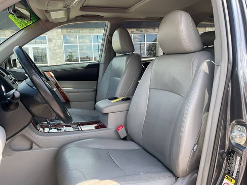 Used 2013 Toyota Highlander Limited AWD/4WD image 15