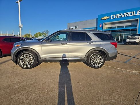 Used 2024 Ford Explorer Limited image 2