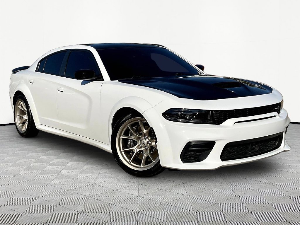 Used 2023 Dodge Charger Scat Pack RWD image 4