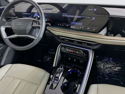 Used 2025 Audi Q5 Premium Plus w/ Premium Plus AWD/4WD image 6