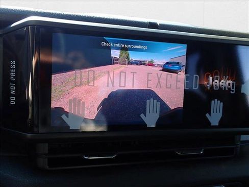 New 2025 Jeep Gladiator Sport image 15