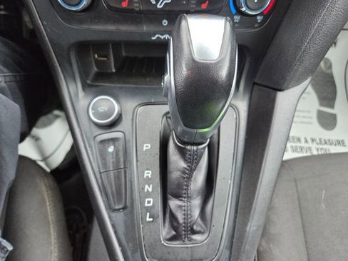 Used 2015 Ford Focus SE w/ SE Cold Weather Package image 27
