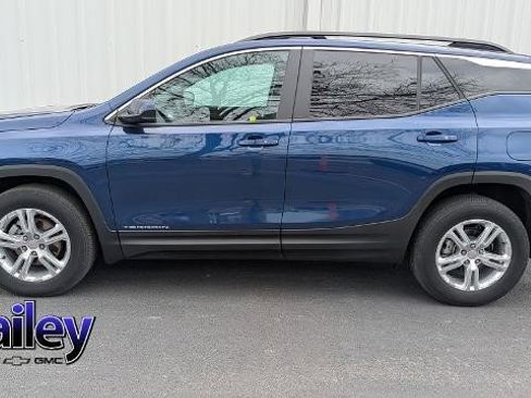 Certified 2022 GMC Terrain SLE w/ Driver Convenience Package image 1