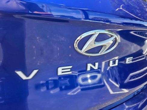 Used 2021 Hyundai Venue SEL FWD image 14