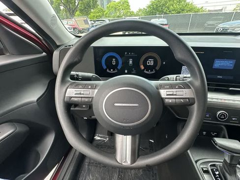 Used 2024 Hyundai Kona SE FWD image 22