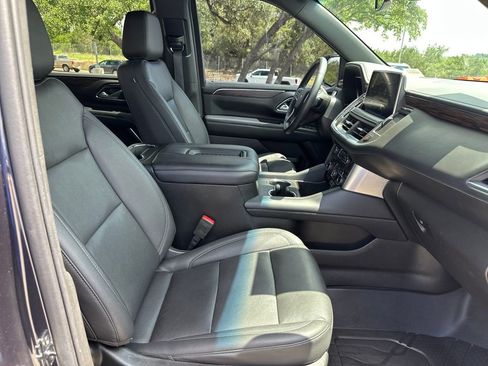 Used 2022 Chevrolet Suburban Z71 w/ Luxury Package AWD/4WD image 35