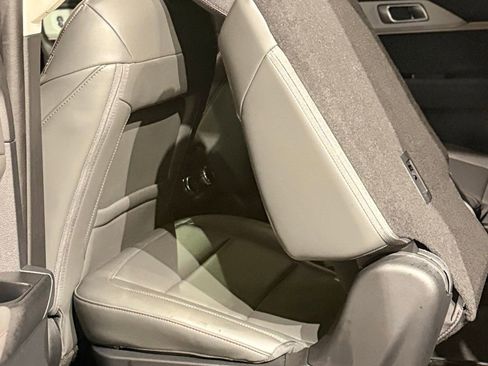 Used 2025 Ford Explorer Active w/ Active Comfort Package image 52