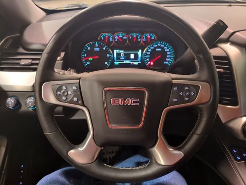 Used 2018 GMC Yukon SLT w/ Premium Edition image 18