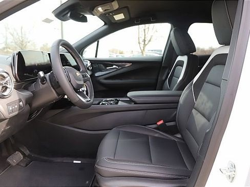 New 2025 Chevrolet Blazer EV LT AWD/4WD image 17