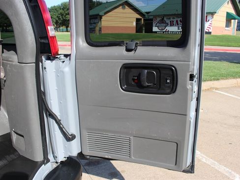 Used 2019 Chevrolet Express 2500 LS w/ Driver Convenience Package RWD image 13