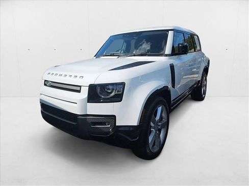 Used 2025 Land Rover Defender 110 X-Dynamic SE AWD/4WD image 1