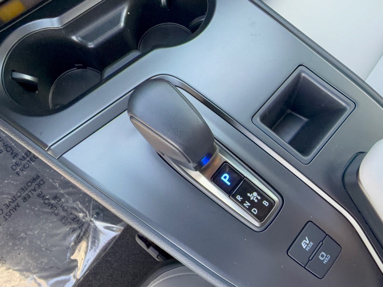 Certified 2025 Lexus UX 300h FWD w/ Accessory Package (Z2) image 22