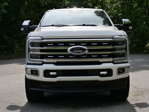 Used 2024 Ford F250 Platinum AWD/4WD image 5