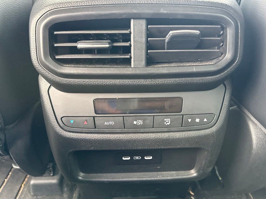 Used 2024 Honda Pilot EX-L image 11