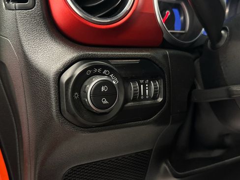 Used 2020 Jeep Gladiator Rubicon AWD/4WD image 15