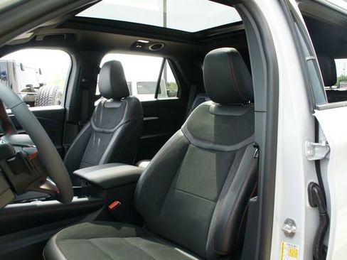 New 2026 Ford Explorer ST AWD/4WD image 18