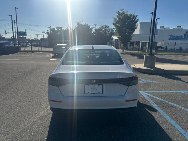 Certified 2023 Honda Accord EX image 7