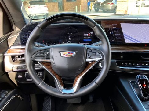 Used 2023 Cadillac Escalade Sport Platinum w/ LPO, Floor Liner Package AWD/4WD image 6