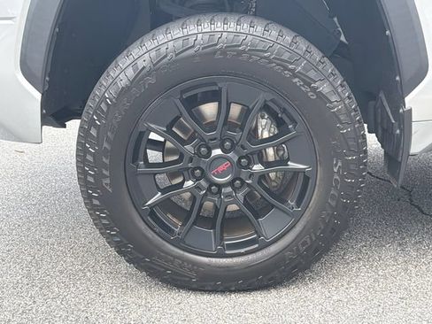Used 2022 Toyota Tundra SR5 w/ SR5 Convenience Package AWD/4WD image 13