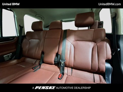 Used 2021 Lexus LX 570 4WD w/ Luxury Package image 13
