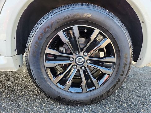 Used 2020 Nissan Armada Platinum w/ Captain's Chairs Package image 8