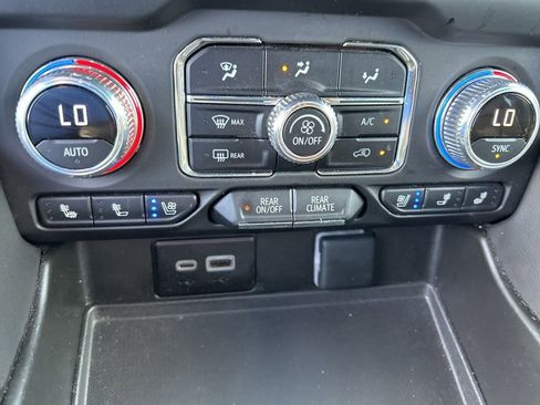 Used 2024 GMC Yukon XL SLT image 44