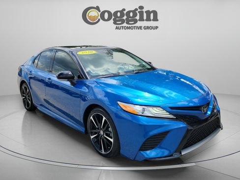 Used 2020 Toyota Camry XSE FWD image 4