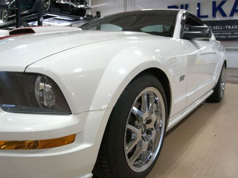 Used 2008 Ford Mustang GT Premium image 11