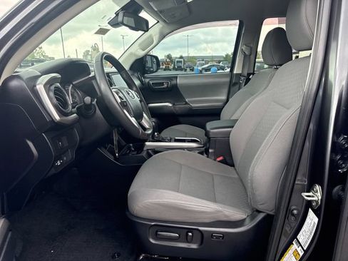 Used 2020 Toyota Tacoma SR5 AWD/4WD image 10