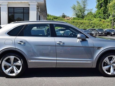 Used 2019 Bentley Bentayga image 13