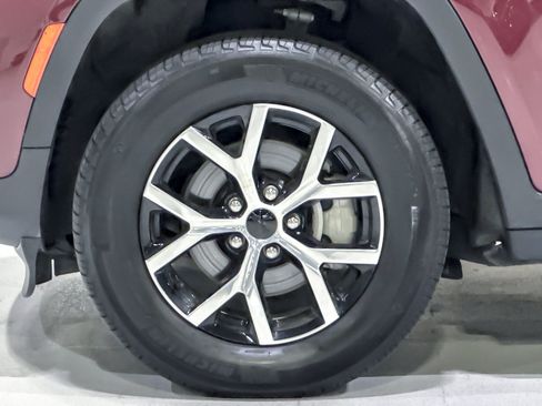 Used 2024 Jeep Grand Cherokee Limited AWD/4WD image 13